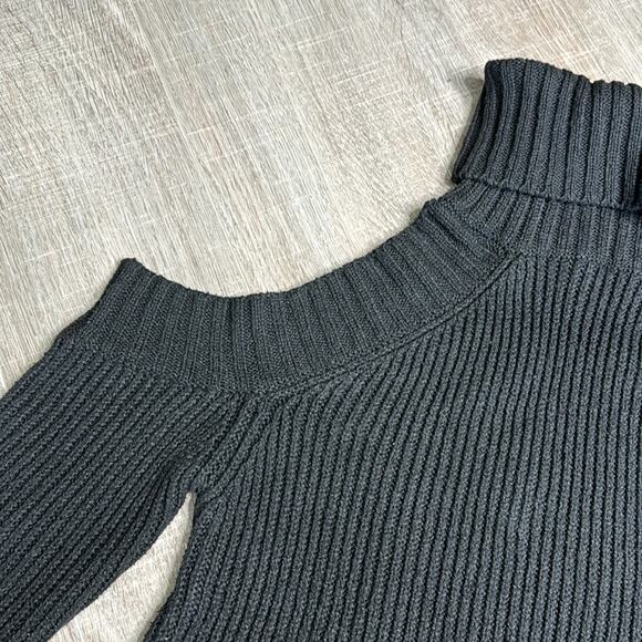 J.O.A. Black Chunky Ribbed Cold Shoulder Long Sleeve Turtleneck Sweater Women’s - Picture 6 of 9